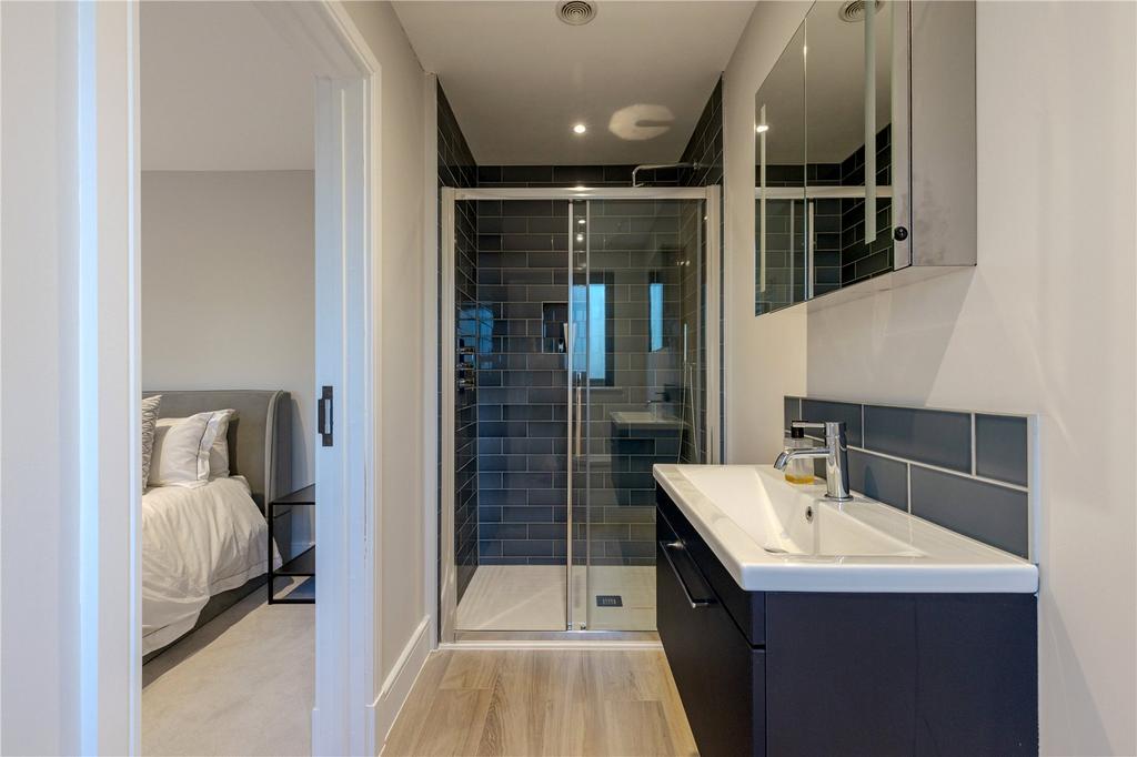 En-Suite Shower