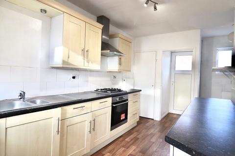 2 bedroom terraced house to rent, Franklin Street, St James, Northampton, NN5