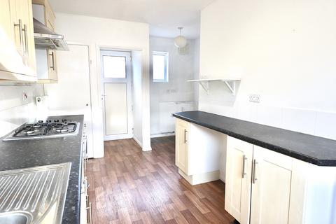 2 bedroom terraced house to rent, Franklin Street, St James, Northampton, NN5