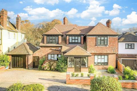 4 bedroom detached house for sale, Woodland Way, Woodford Green, Essex