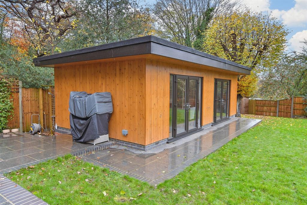 Workshop/Outbuildings