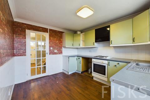 3 bedroom terraced house for sale, First Avenue, Canvey Island, SS8