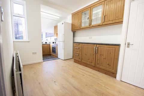 3 bedroom semi-detached house to rent, Fallodon Gardens, Newcastle upon Tyne, NE5 3LR