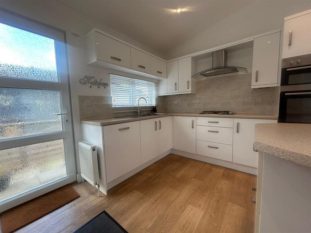 New Kitchen 1.jpg