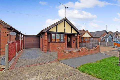 1 bedroom detached bungalow for sale, Paarl Road, Canvey Island SS8