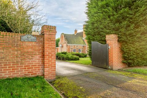 6 bedroom detached house for sale, Ipswich Road, Newton Flotman, Norwich, Norfolk, NR15