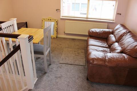 1 bedroom maisonette to rent, St. Austell Way, Swindon SN2