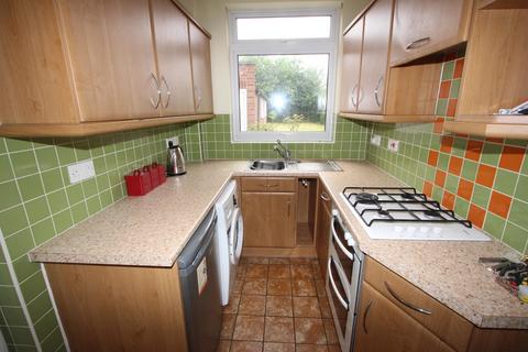 3 bedroom semi-detached house to rent, South Kingsmead Road, Leicester LE2