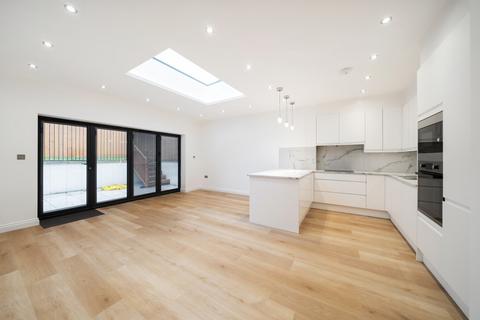 3 bedroom apartment for sale, Warwick Road, Barnet, EN5