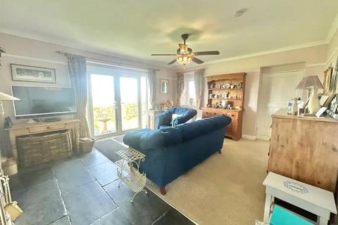 2 bedroom bungalow for sale, Tywyn, Gwynedd, LL36