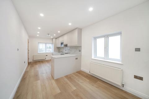 2 bedroom duplex for sale, Warwick Road, Barnet, EN5