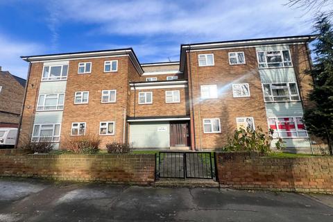 2 bedroom flat to rent, Grove Hill, Dale Court Grove Hill, E18