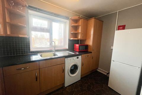 2 bedroom flat to rent, Grove Hill, Dale Court Grove Hill, E18