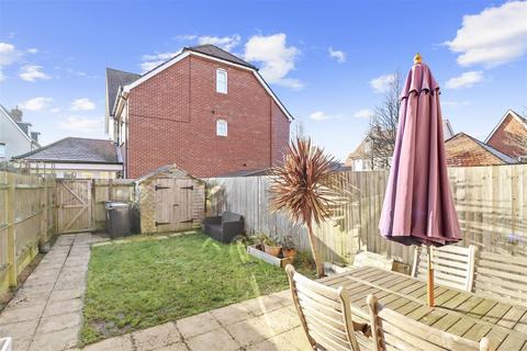 3 bedroom terraced house for sale, Barlow Place, Hailsham