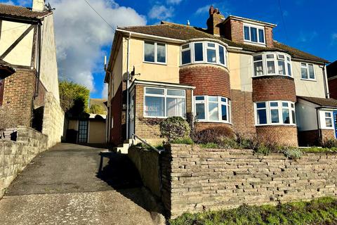 3 bedroom semi-detached house to rent, Beresford Road, Newhaven