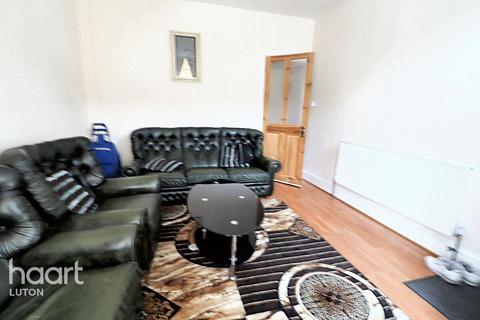 2 bedroom terraced house for sale, Oak Road, Luton