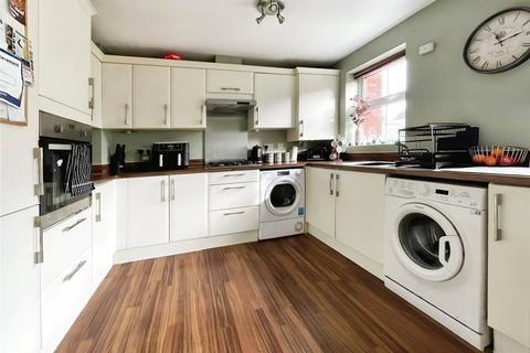 3 bedroom terraced house for sale, Clover Mead, Bognor Regis PO22