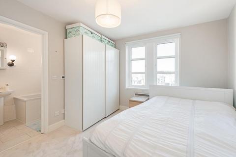 2 bedroom flat to rent, Rathbone Street, London, W1T