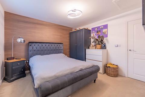 5 Great Clayne Road, Gravesend, DA12 2FG