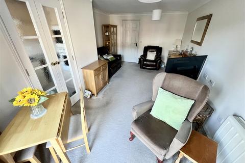 1 bedroom retirement property for sale, Stratford Road, Hall Green, Birmingham