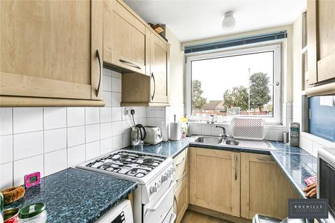 2 bedroom apartment for sale, Hersham Road, Walton-on-Thames, Surrey, KT12