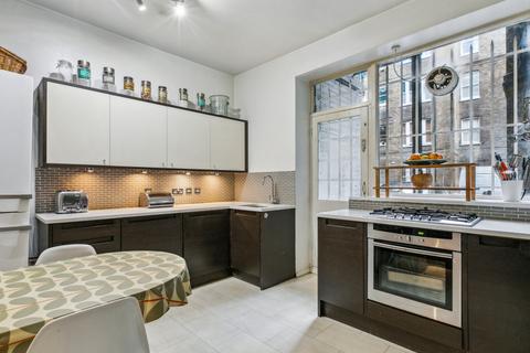 3 bedroom flat for sale, Prince Of Wales Drive, London, SW11