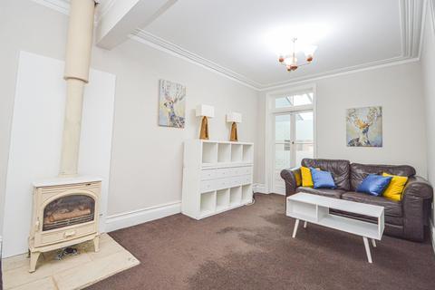 3 bedroom terraced house to rent, Goddard Avenue, Old Town, Swindon, SN1