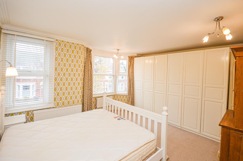Bedroom 1.jpg