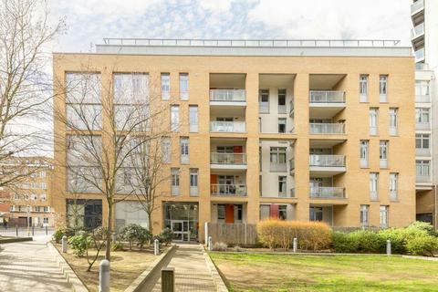 2 bedroom flat to rent, Salton Square, London E14