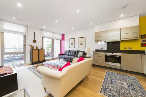 2 bedroom flat to rent, Salton Square, London E14