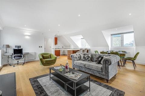 3 bedroom flat for sale, White Hart Lane, Barnes, London, SW13