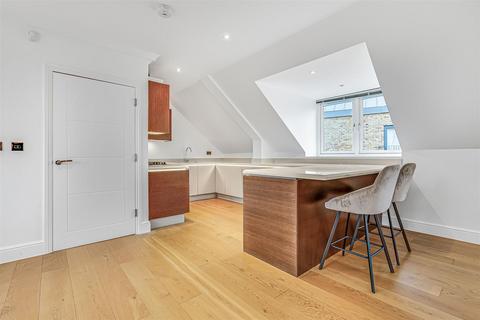 3 bedroom flat for sale, White Hart Lane, Barnes, London, SW13