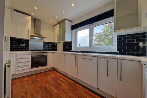 2 bedroom house for sale, Danbury Way, Woodford Green IG8