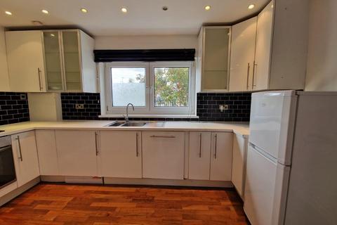 2 bedroom house for sale, Danbury Way, Woodford Green IG8