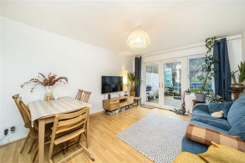 2 bedroom house for sale, Gilmore Road, London SE13