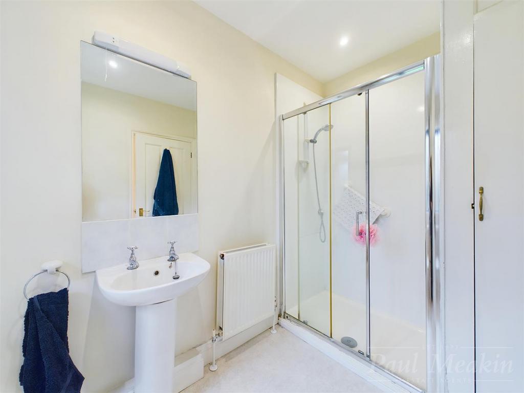 Bedroom One En suite
