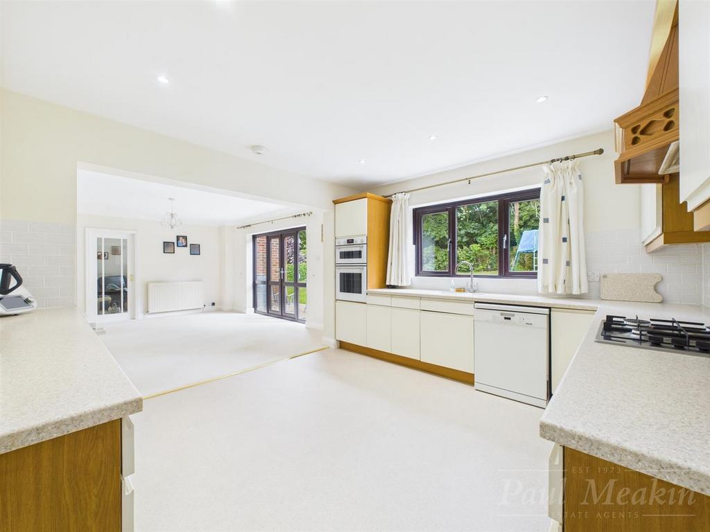 Kitchen/ Breakfast room