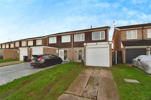 3 bedroom semi-detached house to rent, Kingsman Drive, Clacton-on-Sea, Essex, CO16