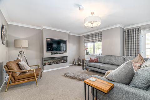1 Seres Drive, Clarkston, Glasgow, G76 7PJ