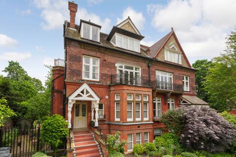 2 bedroom maisonette for sale, GAINSBOROUGH GARDENS, HAMPSTEAD VILLAGE, LONDON NW3