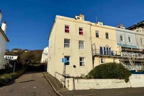 2 bedroom flat to rent, Wellington Terrace, Sandgate, CT20