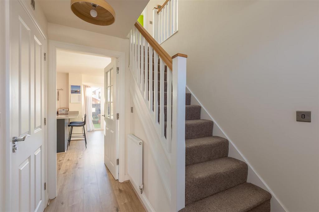 Derwent Road 85 Hallway-2.jpg