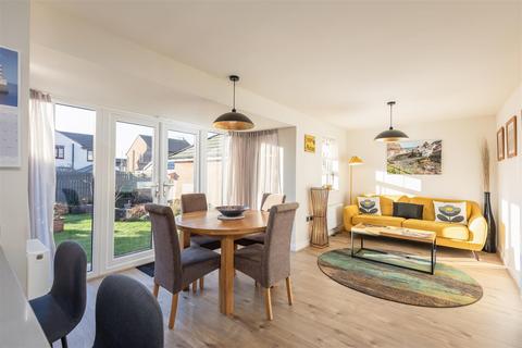 85 Derwent Road, Pickering, YO18 7UA