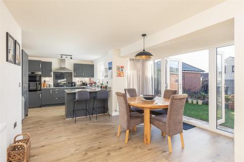 85 Derwent Road, Pickering, YO18 7UA