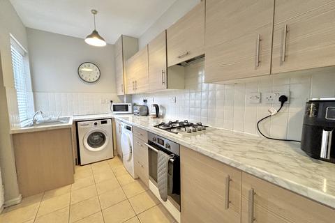 2 bedroom end of terrace house for sale, Apsley Road, Denton