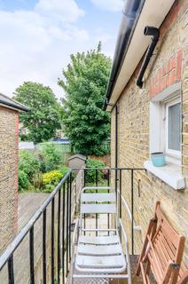 3 bedroom maisonette to rent, Weir Road, Balham, London, SW12