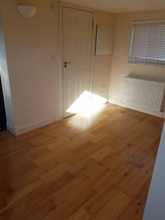 1 bedroom flat to rent, Gruneisen Road, London N3