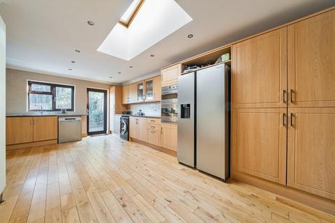 44 Oakley Drive, Bromley, BR2 8PT