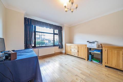 44 Oakley Drive, Bromley, BR2 8PT