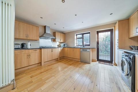 44 Oakley Drive, Bromley, BR2 8PT